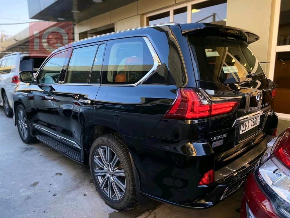 Lexus LX